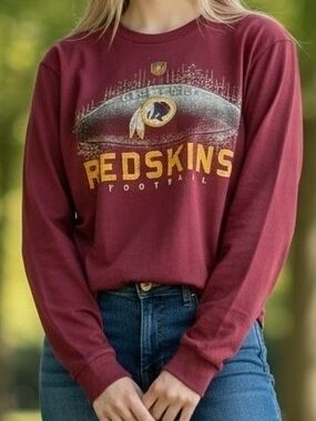 NFL Redskins Maroon Crewneck Tee Shirt Gold Graphic LS Large 14/16 Football